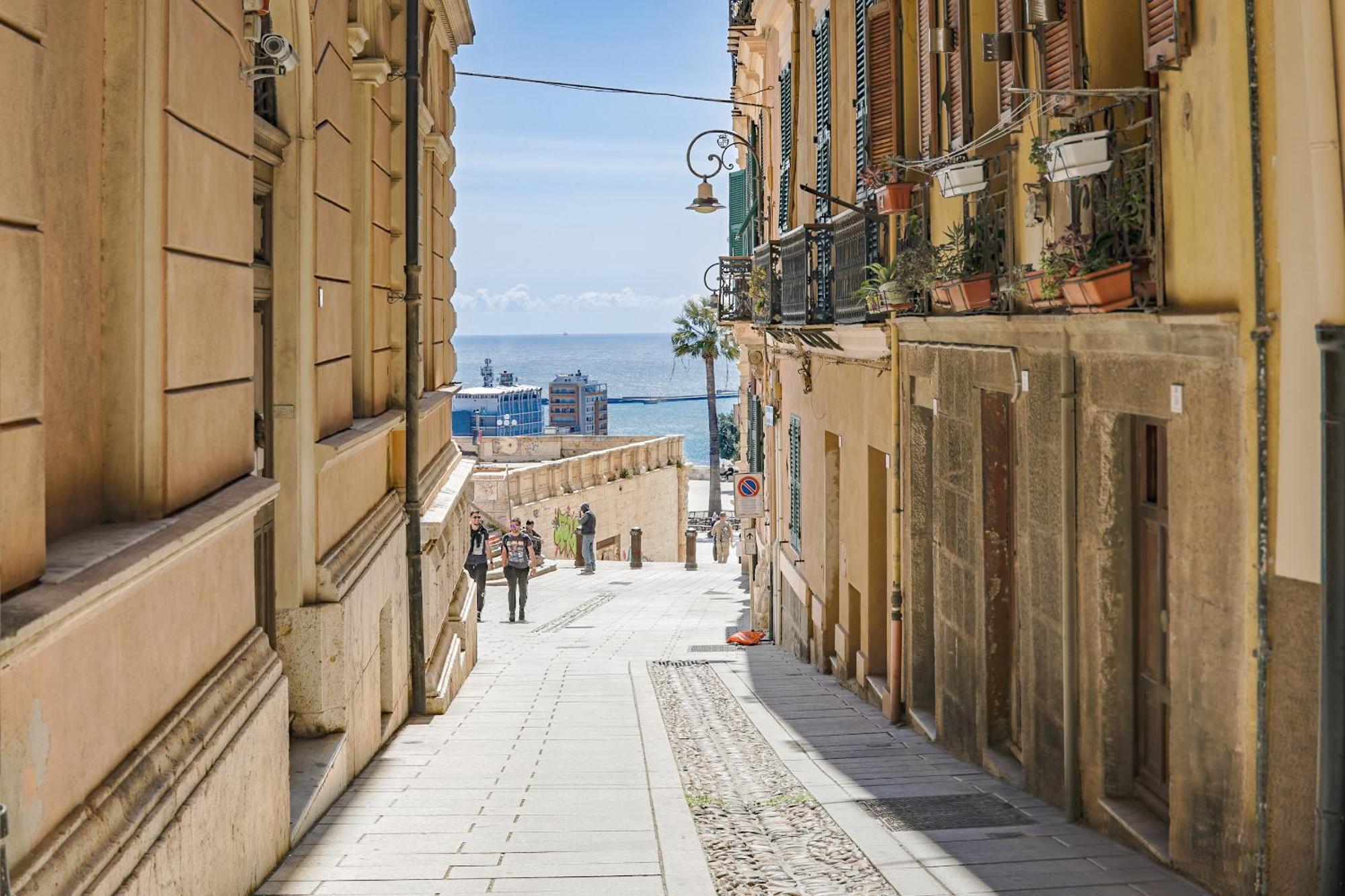 Casa Storica Di Charme Con Vista Mare Nel Cuore Di Cagliari Exterior photo